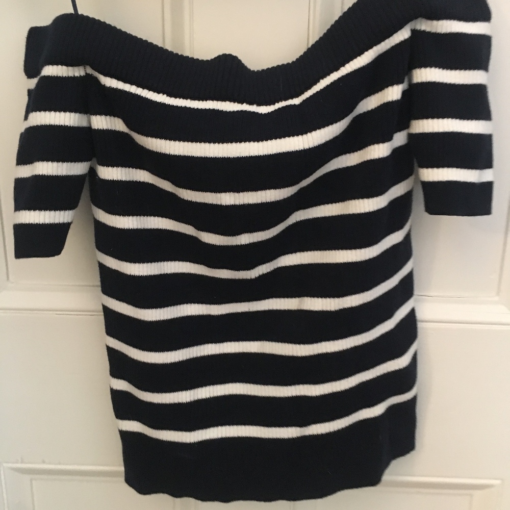 Bobbles & Lace Short Sleeve Top (off the shoulder)